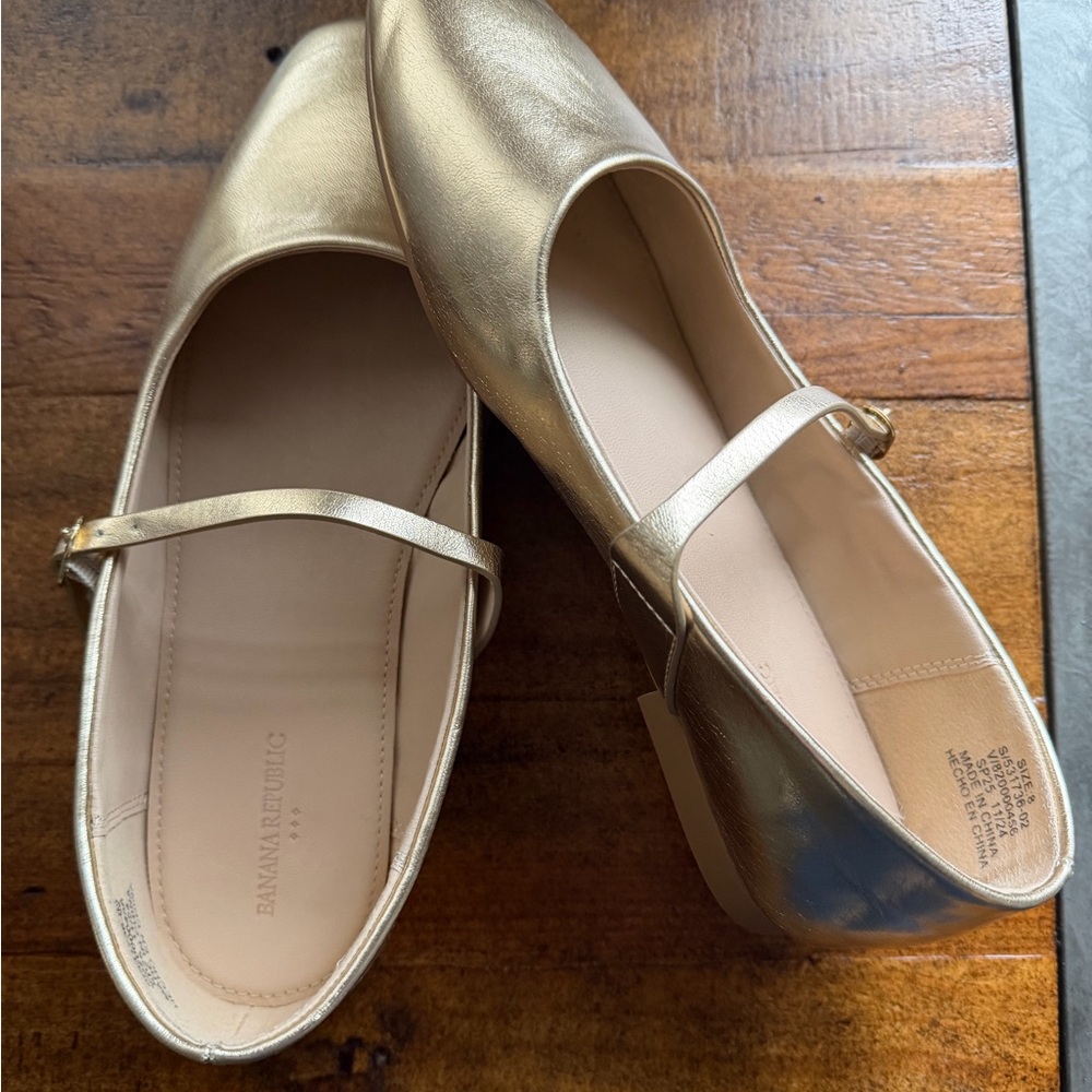 Banana Republic Metallic Gold Flats